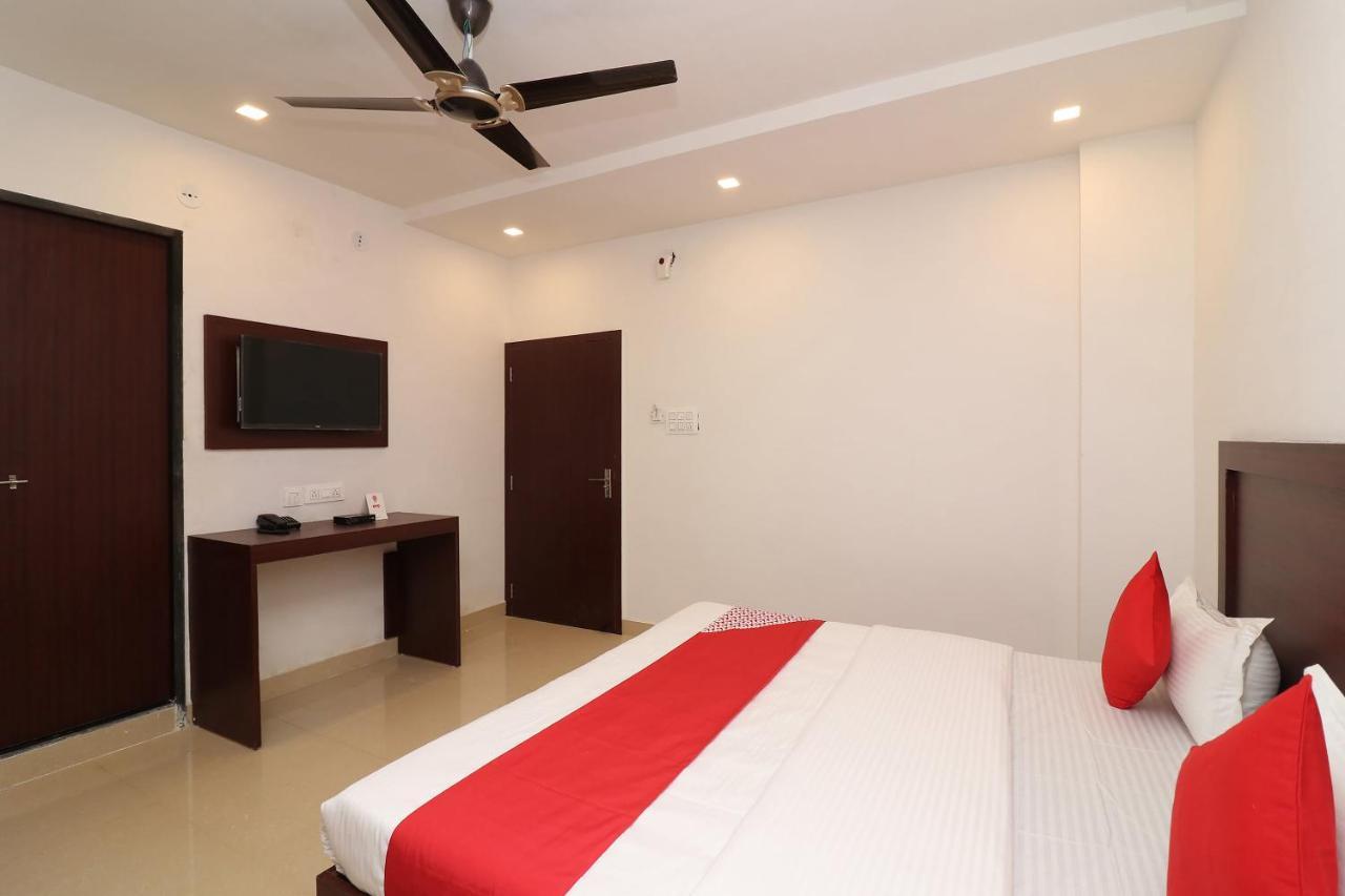 Oyo 1021 Hotel Gayatri Residency Tirath Exterior photo