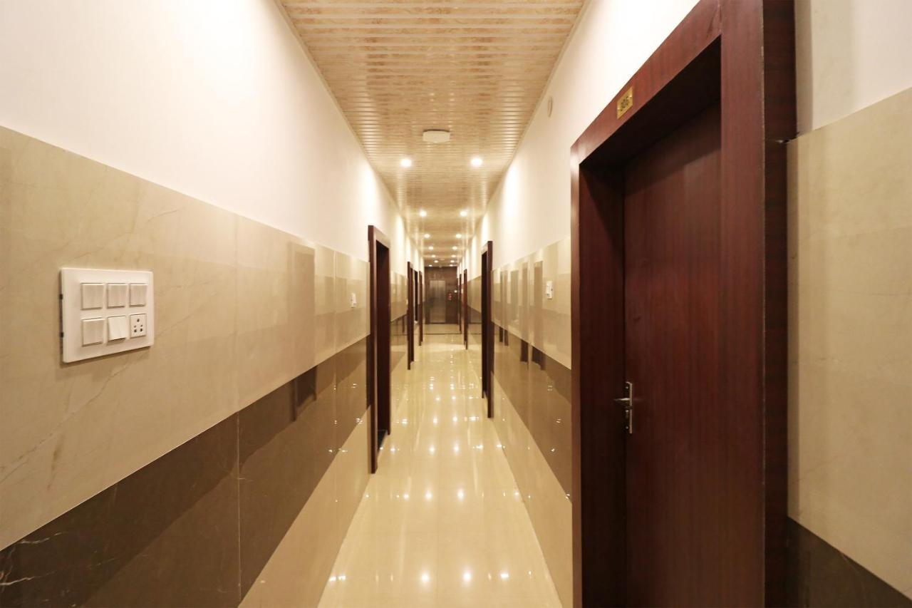 Oyo 1021 Hotel Gayatri Residency Tirath Exterior photo